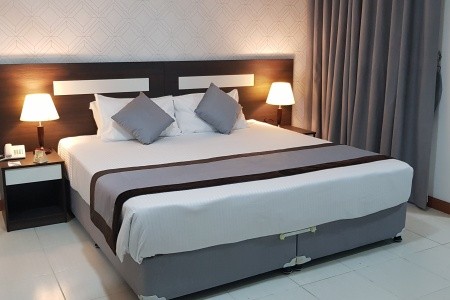 Spojené arabské emiráty Sharjah Nova Park Hotel 8 dňový pobyt Polpenzia Letecky Letisko: Viedeň October 2025 ( 3/10/25-10/10/25)