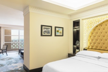 Spojené arabské emiráty Sharjah Sheraton Sharjah Beach Resort 6 dňový pobyt Polpenzia Letecky Letisko: Praha January 2026 ( 4/01/26- 9/01/26)