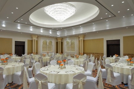 Spojené arabské emiráty Sharjah Sheraton Sharjah Beach Resort 6 dňový pobyt Polpenzia Letecky Letisko: Praha January 2026 ( 4/01/26- 9/01/26)