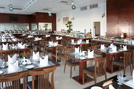 Ramada By Wyndham Beach - 12