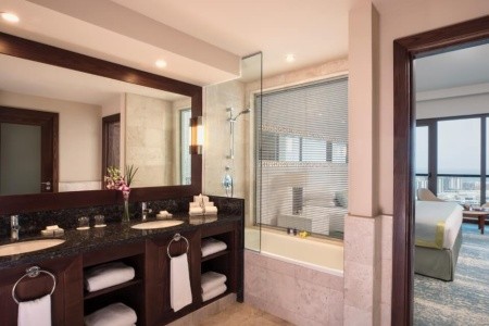 Spojené arabské emiráty Dubaj Ja Ocean View Hotel Jumeirah Beach 12 dňový pobyt Polpenzia Letecky Letisko: Praha March 2026 (12/03/26-23/03/26)