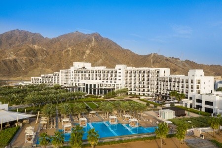 Spojené arabské emiráty Fujairah Intercontinental Fujairah Resort 11 dňový pobyt All Inclusive Letecky Letisko: Praha November 2025 (30/11/25-10/12/25)