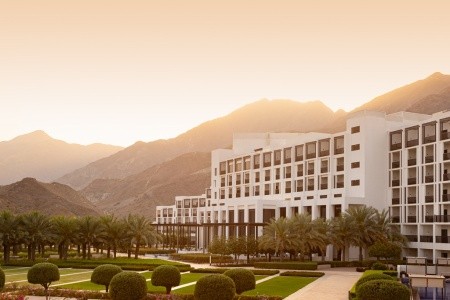 Spojené arabské emiráty Fujairah Intercontinental Fujairah Resort 11 dňový pobyt All Inclusive Letecky Letisko: Praha November 2025 (30/11/25-10/12/25)