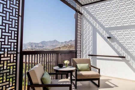 Spojené arabské emiráty Fujairah Intercontinental Fujairah Resort 11 dňový pobyt All Inclusive Letecky Letisko: Praha November 2025 (30/11/25-10/12/25)