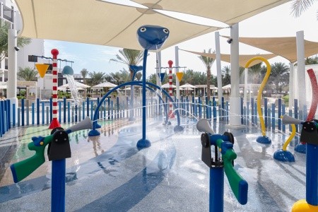 Spojené arabské emiráty Fujairah Intercontinental Fujairah Resort 11 dňový pobyt All Inclusive Letecky Letisko: Praha November 2025 (30/11/25-10/12/25)