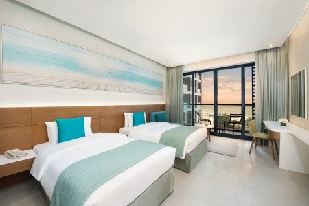 Wyndham Garden Ajman Corniche - 8