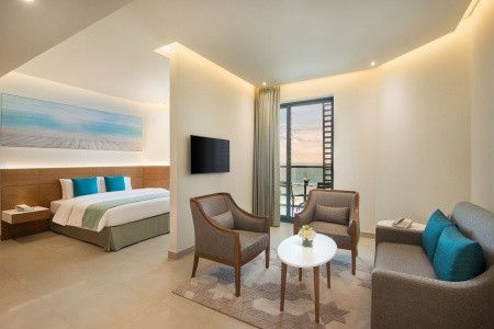 Wyndham Garden Ajman Corniche - 12
