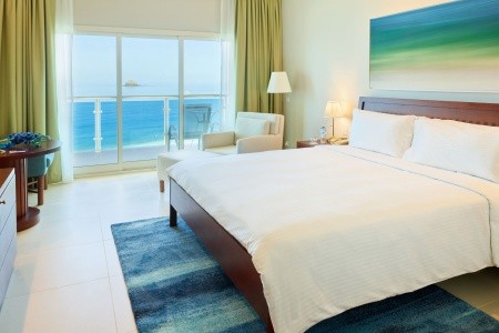 Spojené arabské emiráty Fujairah Radisson Blu Fujairah 6 dňový pobyt All Inclusive Letecky Letisko: Praha June 2026 ( 9/06/26-14/06/26)