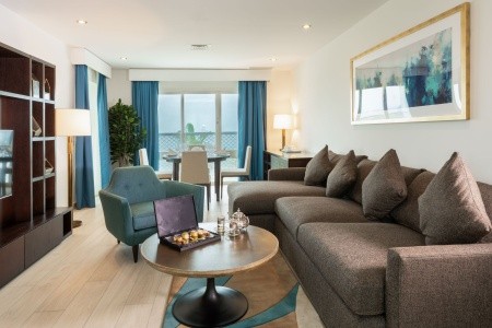 Spojené arabské emiráty Fujairah Radisson Blu Fujairah 6 dňový pobyt All Inclusive Letecky Letisko: Praha June 2026 ( 9/06/26-14/06/26)