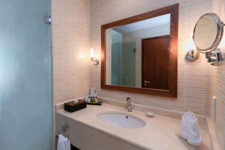 Spojené arabské emiráty Fujairah Radisson Blu Fujairah 6 dňový pobyt All Inclusive Letecky Letisko: Praha June 2026 ( 9/06/26-14/06/26)