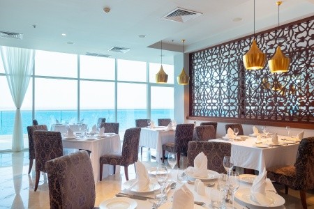 Spojené arabské emiráty Fujairah Radisson Blu Fujairah 6 dňový pobyt All Inclusive Letecky Letisko: Praha June 2026 ( 9/06/26-14/06/26)