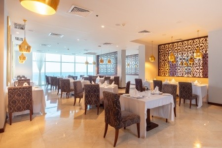 Spojené arabské emiráty Fujairah Radisson Blu Fujairah 6 dňový pobyt All Inclusive Letecky Letisko: Praha June 2026 ( 9/06/26-14/06/26)