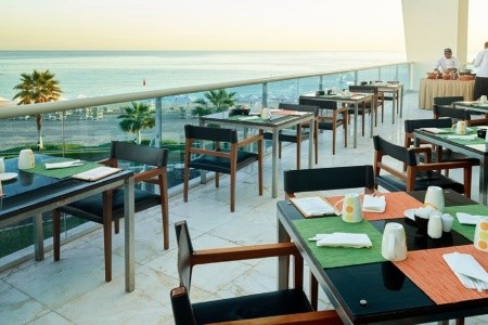 Spojené arabské emiráty Fujairah Radisson Blu Fujairah 6 dňový pobyt All Inclusive Letecky Letisko: Praha June 2026 ( 9/06/26-14/06/26)