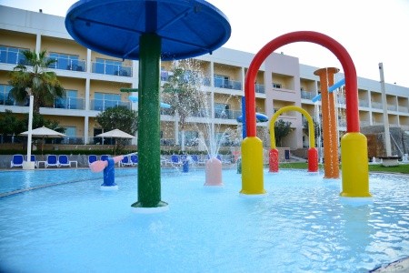 Spojené arabské emiráty Fujairah Radisson Blu Fujairah 6 dňový pobyt All Inclusive Letecky Letisko: Praha June 2026 ( 9/06/26-14/06/26)