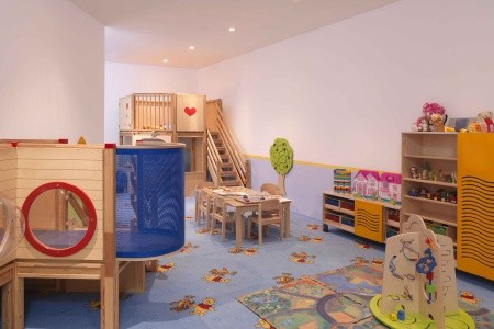 Spojené arabské emiráty Fujairah Radisson Blu Fujairah 6 dňový pobyt All Inclusive Letecky Letisko: Praha June 2026 ( 9/06/26-14/06/26)