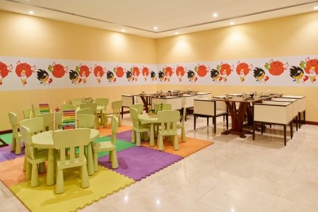 Spojené arabské emiráty Fujairah Radisson Blu Fujairah 6 dňový pobyt All Inclusive Letecky Letisko: Praha June 2026 ( 9/06/26-14/06/26)