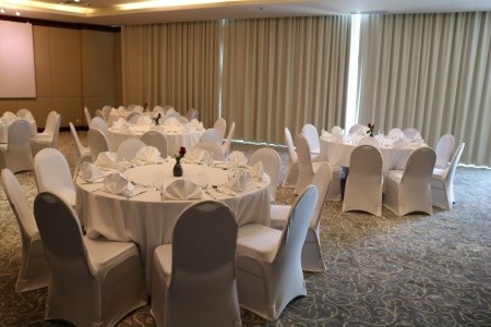 Spojené arabské emiráty Fujairah Radisson Blu Fujairah 6 dňový pobyt All Inclusive Letecky Letisko: Praha June 2026 ( 9/06/26-14/06/26)