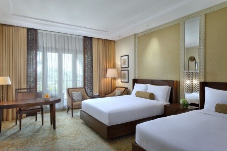 Spojené arabské emiráty Dubaj The Ritz-Carlton Dubai International Financial Centre 12 dňový pobyt Polpenzia Letecky Letisko: Viedeň November 2026 ( 8/11/26-19/11/26)