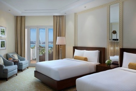 Spojené arabské emiráty Dubaj The Ritz-Carlton Dubai International Financial Centre 12 dňový pobyt Polpenzia Letecky Letisko: Viedeň November 2026 ( 8/11/26-19/11/26)