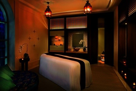 Spojené arabské emiráty Dubaj The Ritz-Carlton Dubai International Financial Centre 12 dňový pobyt Polpenzia Letecky Letisko: Viedeň November 2026 ( 8/11/26-19/11/26)