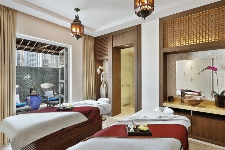 Spojené arabské emiráty Dubaj The Ritz-Carlton Dubai International Financial Centre 12 dňový pobyt Polpenzia Letecky Letisko: Viedeň November 2026 ( 8/11/26-19/11/26)