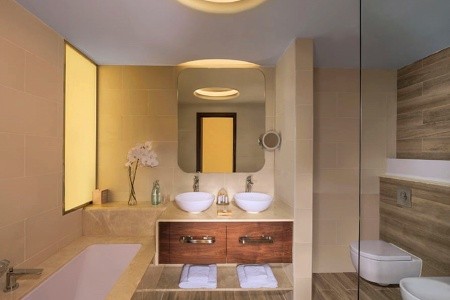 Spojené arabské emiráty Dubaj The Retreat Palm Dubai Mgallery By Sofitel 6 dňový pobyt Raňajky Letecky Letisko: Viedeň July 2026 ( 3/07/26- 8/07/26)