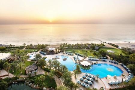 Spojené arabské emiráty Fujairah Le Meridien Al Aqah Beach Resort 6 dňový pobyt All Inclusive Letecky Letisko: Praha March 2027 ( 9/03/27-14/03/27)