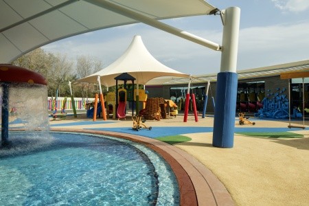 Spojené arabské emiráty Fujairah Le Meridien Al Aqah Beach Resort 6 dňový pobyt All Inclusive Letecky Letisko: Praha March 2027 ( 9/03/27-14/03/27)