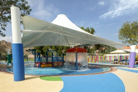 Spojené arabské emiráty Fujairah Le Meridien Al Aqah Beach Resort 6 dňový pobyt All Inclusive Letecky Letisko: Praha March 2027 ( 9/03/27-14/03/27)