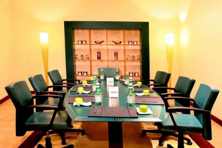 Spojené arabské emiráty Fujairah Le Meridien Al Aqah Beach Resort 6 dňový pobyt All Inclusive Letecky Letisko: Praha March 2027 ( 9/03/27-14/03/27)