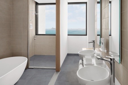 Spojené arabské emiráty Ras Al Khaimah Mövenpick Resort Marjan Island (Ras Al Khaimah) 11 dňový pobyt Polpenzia Letecky Letisko: Praha April 2026 (25/04/26- 5/05/26)