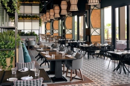 Spojené arabské emiráty Ras Al Khaimah Mövenpick Resort Marjan Island (Ras Al Khaimah) 11 dňový pobyt Polpenzia Letecky Letisko: Praha April 2026 (25/04/26- 5/05/26)