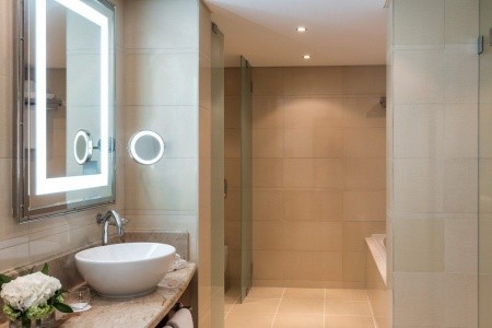 Omán Muscat Sheraton Oman 11 dňový pobyt Raňajky Letecky Letisko: Viedeň November 2025 (23/11/25- 3/12/25)