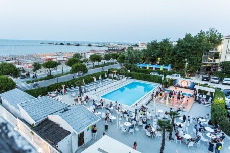 Promenade & Universale