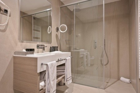 Čierna Hora Petrovac Ami 8 dňový pobyt Polpenzia Letecky Letisko: Krakov October 2025 (14/10/25-21/10/25)