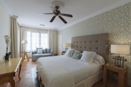 Kanárske ostrovy Tenerife Bahía Del Duque Las Villas 10 dňový pobyt Polpenzia Letecky Letisko: Budapešť March 2026 (31/03/26- 9/04/26)