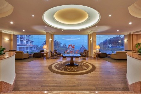 Madeira Funchal The Cliff Bay 6 dňový pobyt Polpenzia Letecky Letisko: Budapešť December 2025 (13/12/25-18/12/25)