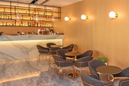 Albánie, Durrës, Amfora, za <span>19.790</span> Kč