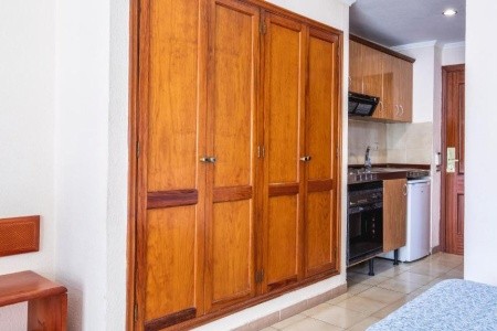 Kanárske ostrovy Tenerife Apartamentos Be Smart Florida Plaza 12 dňový pobyt Polpenzia Letecky Letisko: Budapešť March 2026 (24/03/26- 4/04/26)