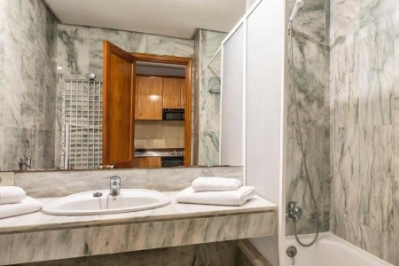 Kanárske ostrovy Tenerife Apartamentos Be Smart Florida Plaza 12 dňový pobyt Polpenzia Letecky Letisko: Budapešť March 2026 (24/03/26- 4/04/26)