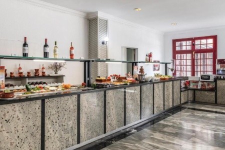 Kanárske ostrovy Tenerife Apartamentos Be Smart Florida Plaza 12 dňový pobyt Polpenzia Letecky Letisko: Budapešť March 2026 (24/03/26- 4/04/26)