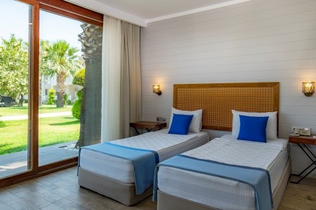 Risus Beach Resort - 23