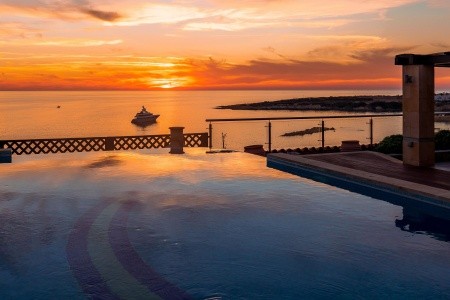 Cyprus Paphos (Pafos) Coral Beach Hotel & Resort 8 dňový pobyt All Inclusive Letecky Letisko: Bratislava July 2026 (31/07/26- 7/08/26)