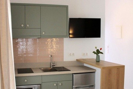 Studia Eleftheria - 17