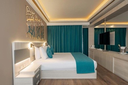 Sirena Beach Resort & Spa - 33