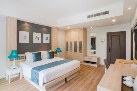 Emerald Beach Resort And Spa