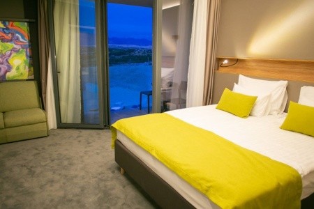 Okolí hotelu a pláž