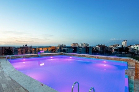 Turecko Antalya Holiday Inn 12 dňový pobyt Polpenzia Letecky Letisko: Viedeň August 2025 (27/08/25- 7/09/25)