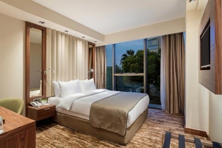 Turecko Antalya Holiday Inn 12 dňový pobyt Polpenzia Letecky Letisko: Viedeň August 2025 (27/08/25- 7/09/25)