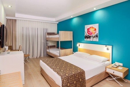 Green Bay Resort & Spa - 12